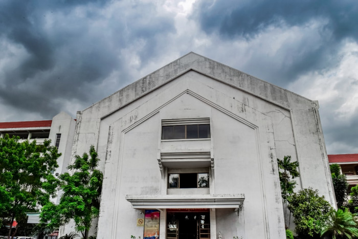 Turizm Rehberliği ve İngilizce Öğretmenliği: İki Farklı Kariyer Yolu
